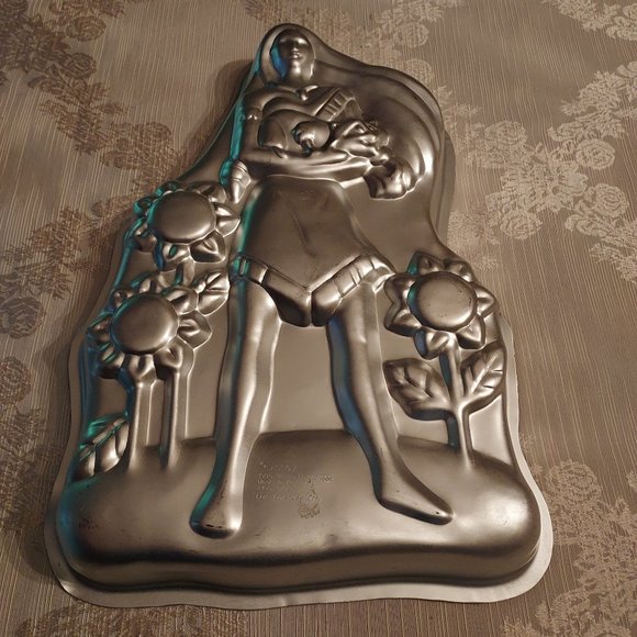 Disney Pocahontas Cake Pan Wilton 1995 - Picture 1 of 9